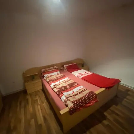 4 Monteuren , * Hanovre