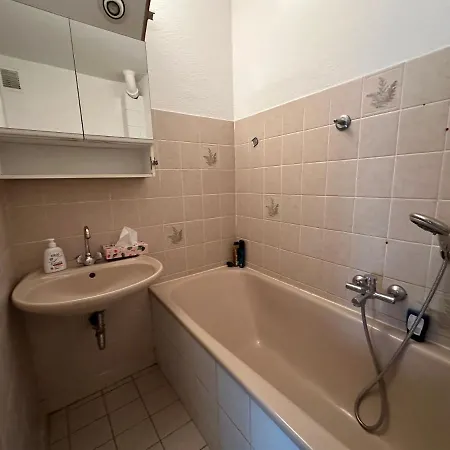4 Monteuren , Appartement *